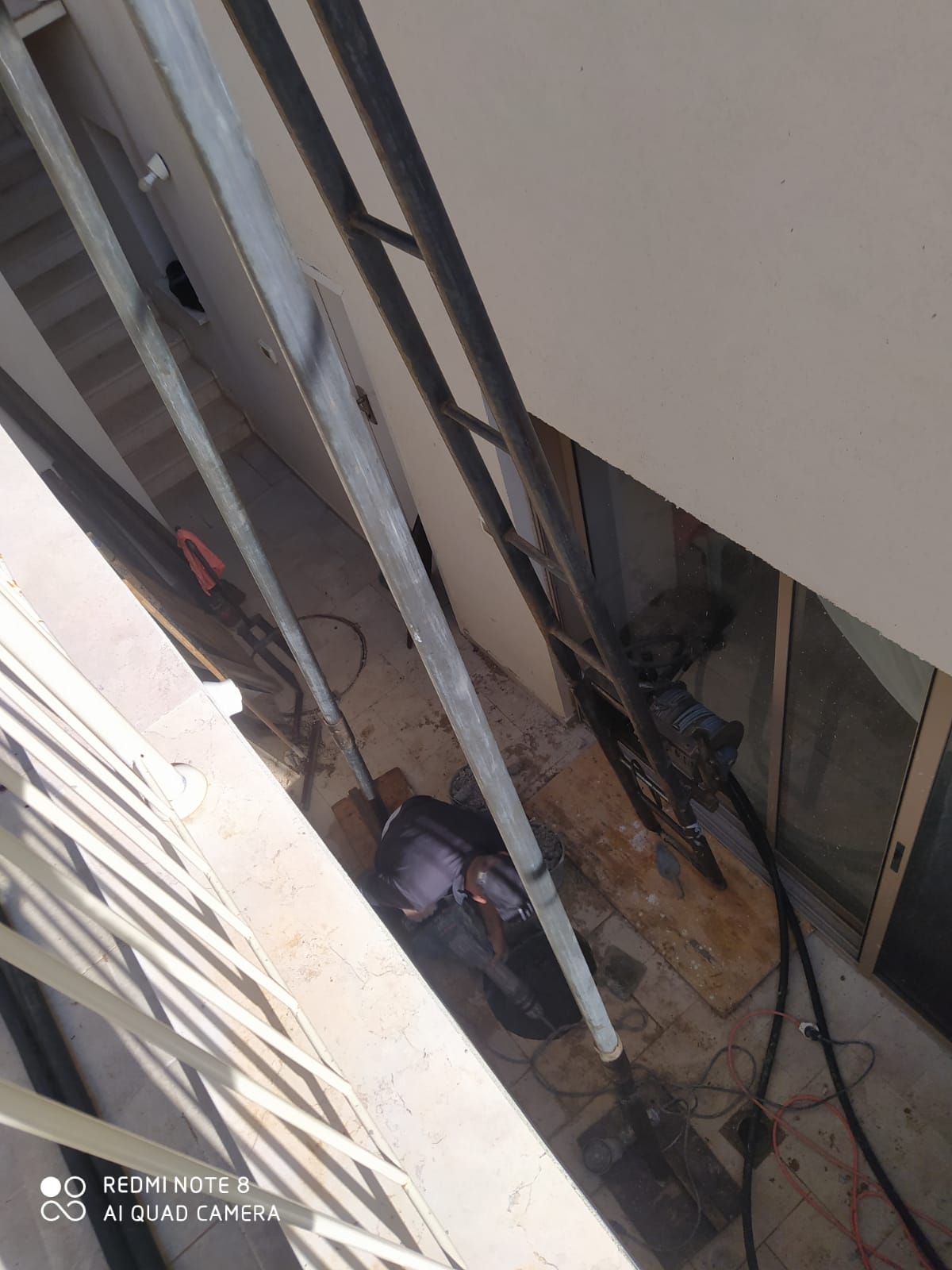 עבודת קידוח ידני הידראולי של מנחם מלאכי